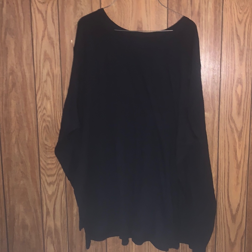 Old navy black T-shirt